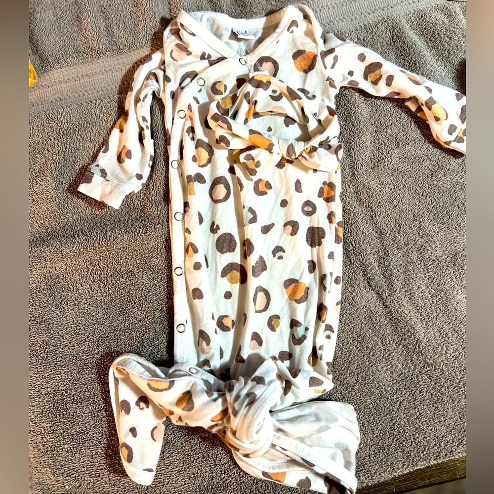 CopperPearl knotted Newborn Gown with Matching Headband - Picture 1 of 2